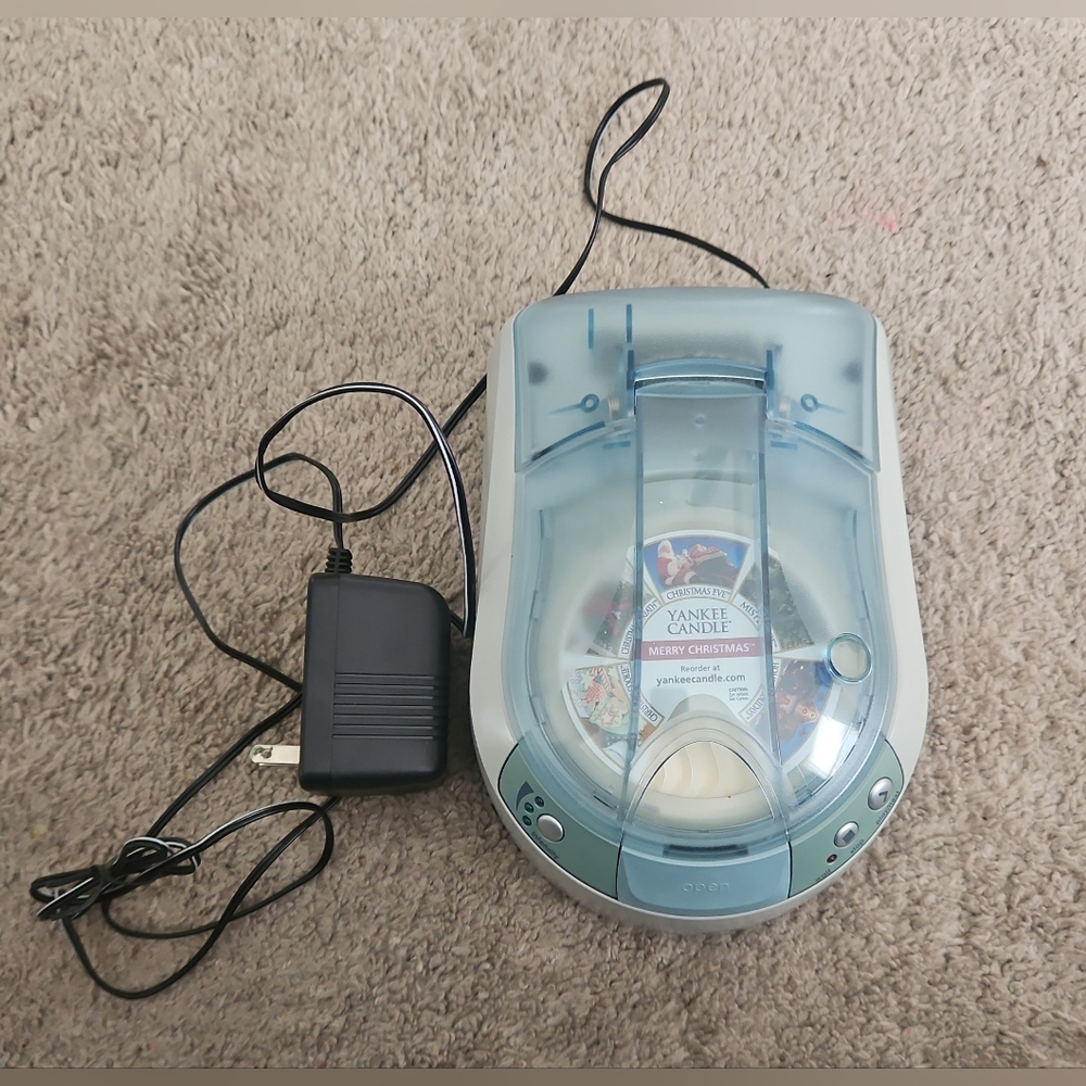 Yankee Candle Blue Scent System with Adapter